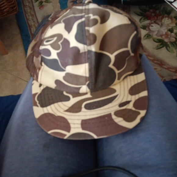 3 Camo Items: Duffle Bag,Hat, Wallet - Picture 5 of 10